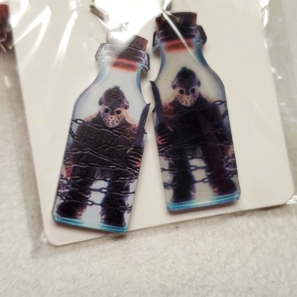 ❤️JASON VOORHEES FRIDAY THE 13th MOVIE BOTTLE DANGLE EARRING - FACTORY SEALED - Picture 4 of 7